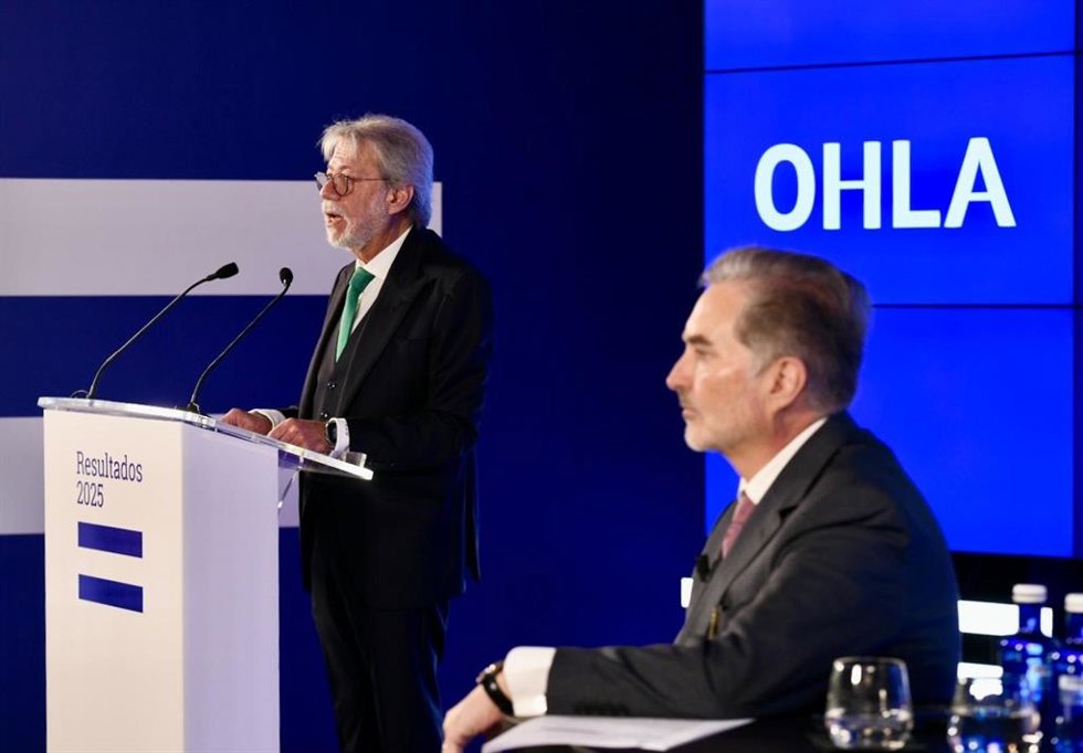 Archivo - Luis Amodio (i), presidente de OHLA, y Tomás Ruiz (d), consejero delegado de OHLA.