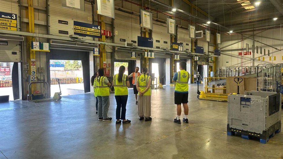 Correos abrió al público su red logística en Málaga durante la Semana de la Administración Abierta 2026