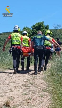 La Guardia Civil auxilia a un senderista tras sufrir un desvanecimiento en Valdepeñas.