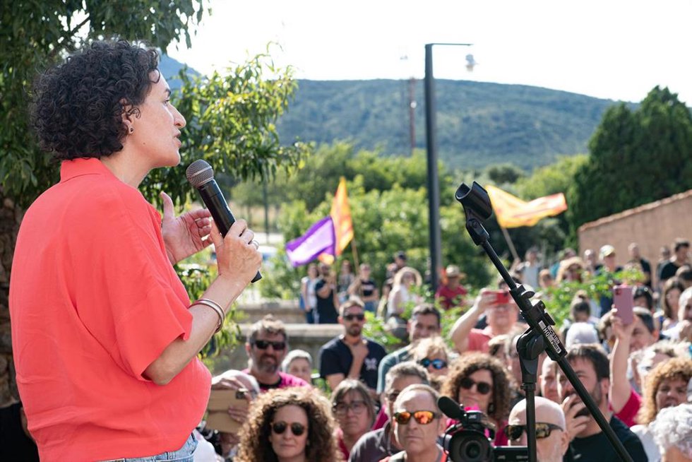 Archivo - Marta Rovirainterviene durante el acto de recibimiento tras el archivo del caso Tsunami, en los Jardins de la Rectoria, a 12 de julio de 2024, en Cantallops, Girona, Catalunya (España).