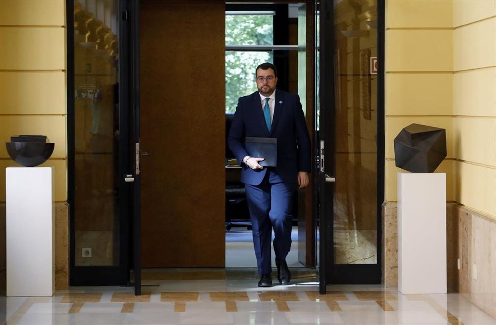 El presidente del Principado de Asturias, Adrián Barbón.