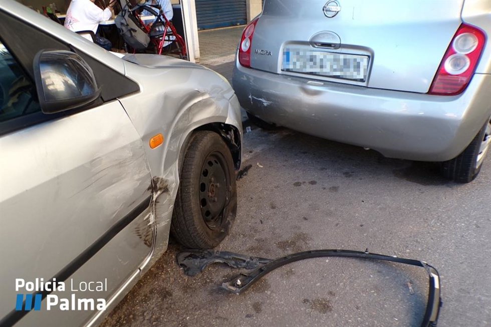 Dos de los coches implicados en el accidente.
