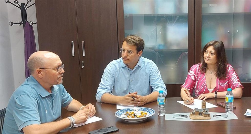 El presidente de CHA, Jorge Pueyo, se reúne con el secretario general de CCOO Aragón, Manuel Pina.