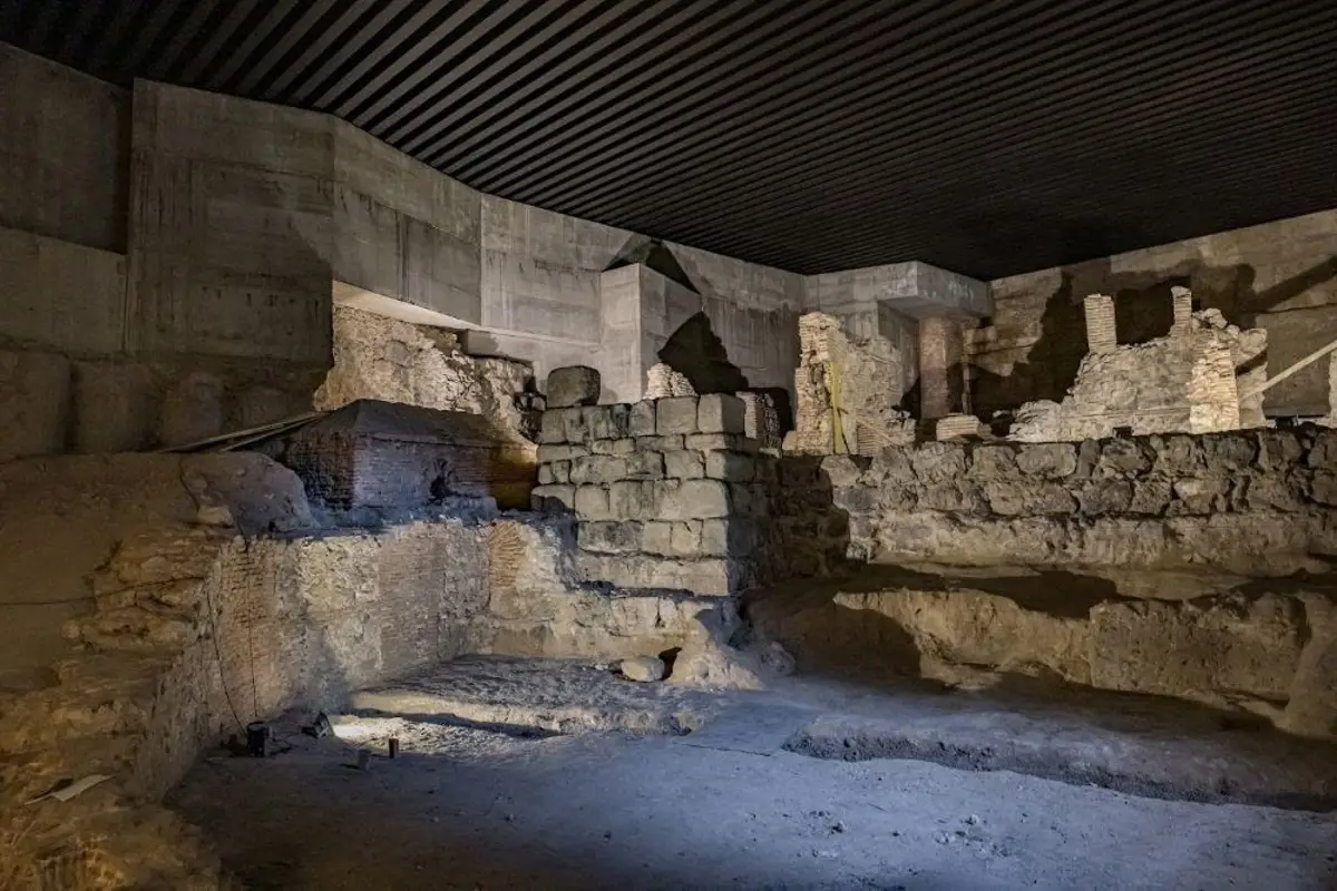 Muralla árabe de la Galería de las Colecciones Reales