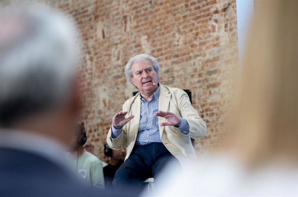 Archivo - El exministro durante la etapa del socialista José Luis Rodríguez Zapatero, César Antonio Molina, presenta el programa cultural del PP, en el espacio Jorge Juan, a 30 de junio de 2023, en Madrid (España).
