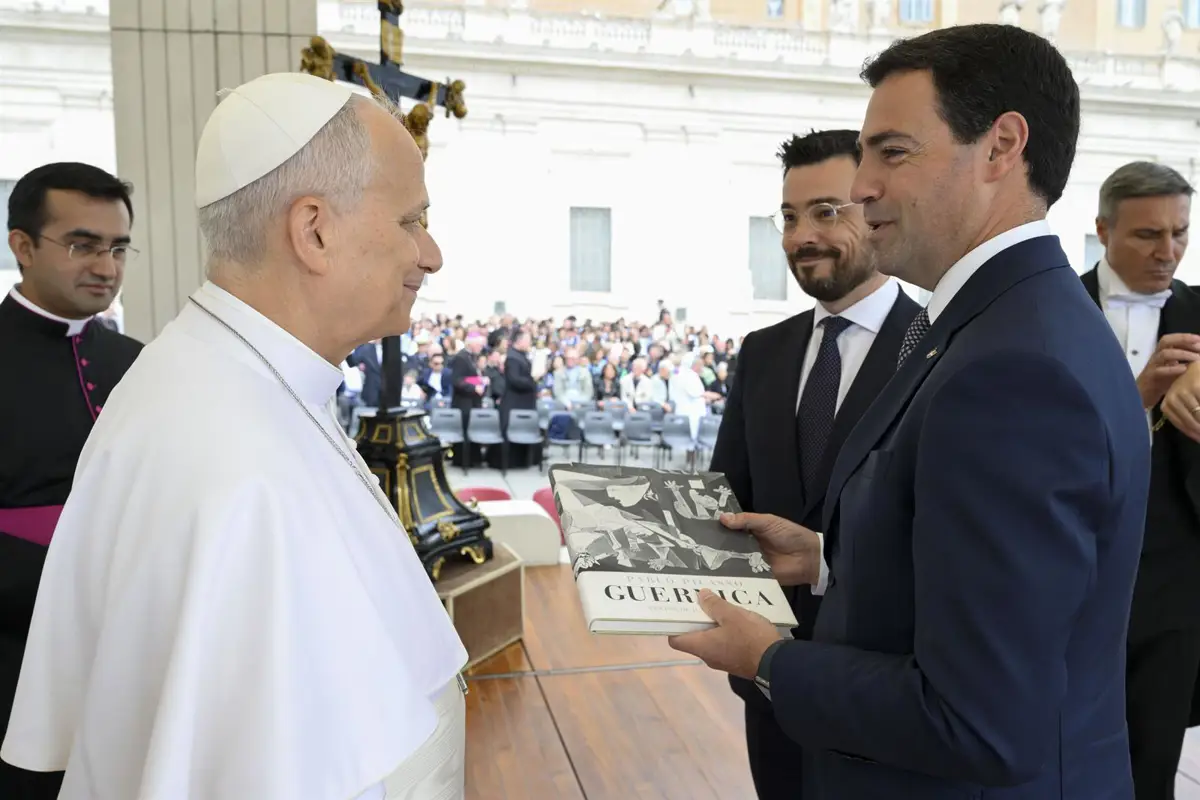 El papa León XIV y el lehendakari, Imanol Pradales