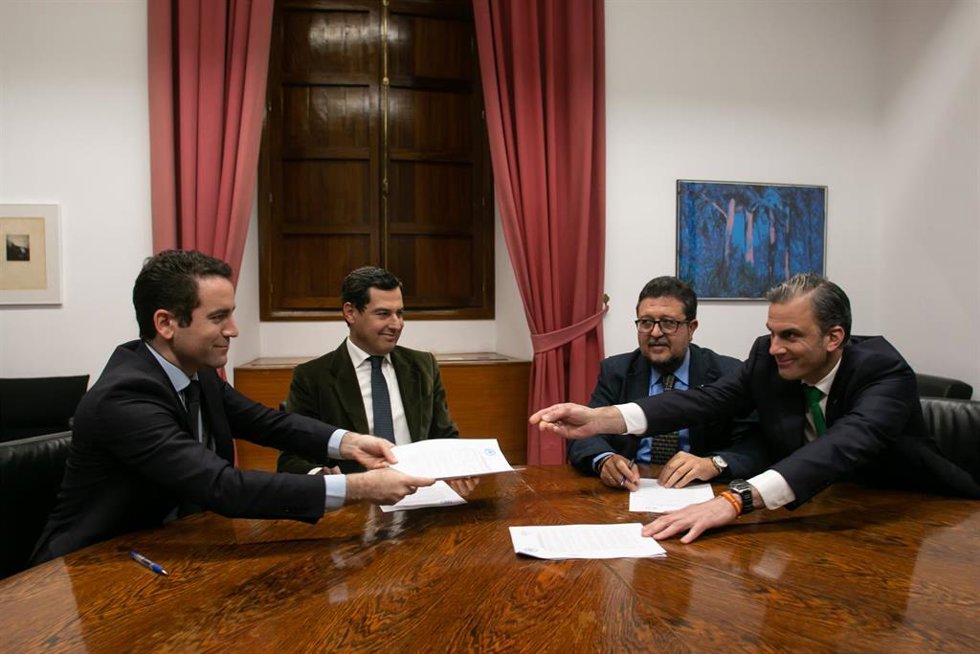 Archivo - Teodoro García Egea, Juanma Moreno, Francisco Serrano y Javier Ortega Smith, en la firma del acuerdo de investidura, el 9 de enero de 2019 