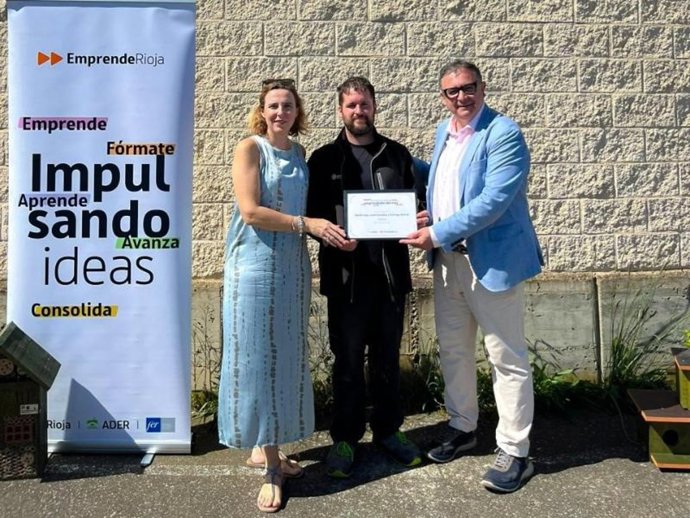 EmprendeRioja premia el relevo generacional de Gobela Estudio al hacerse cargo del proyecto empresarial 'Para Pájaros'