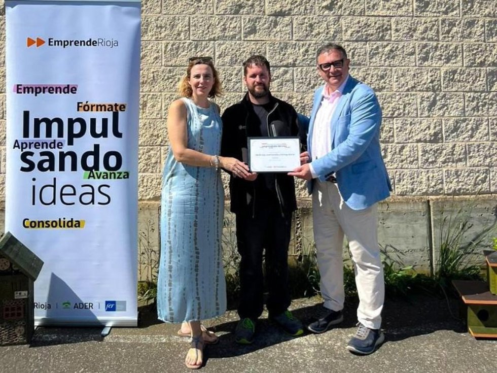 EmprendeRioja premia el relevo generacional de Gobela Estudio al hacerse cargo del proyecto empresarial 'Para Pájaros'