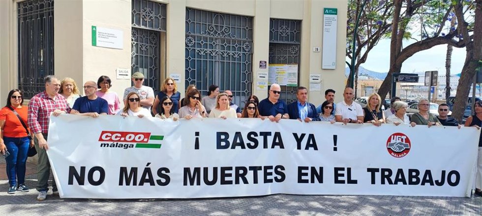 CCOO y UGT se han concentrado tras el último accidente laboral mortal en la provincia de Málaga.