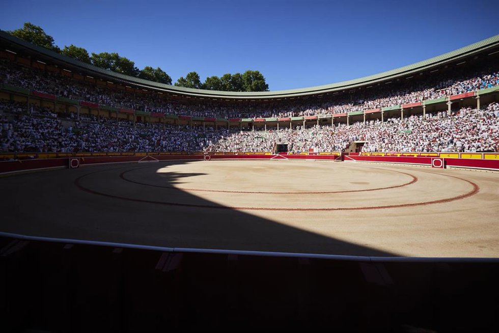 Archivo - Plaza de toros de Pamplona durante los Sanfermines.