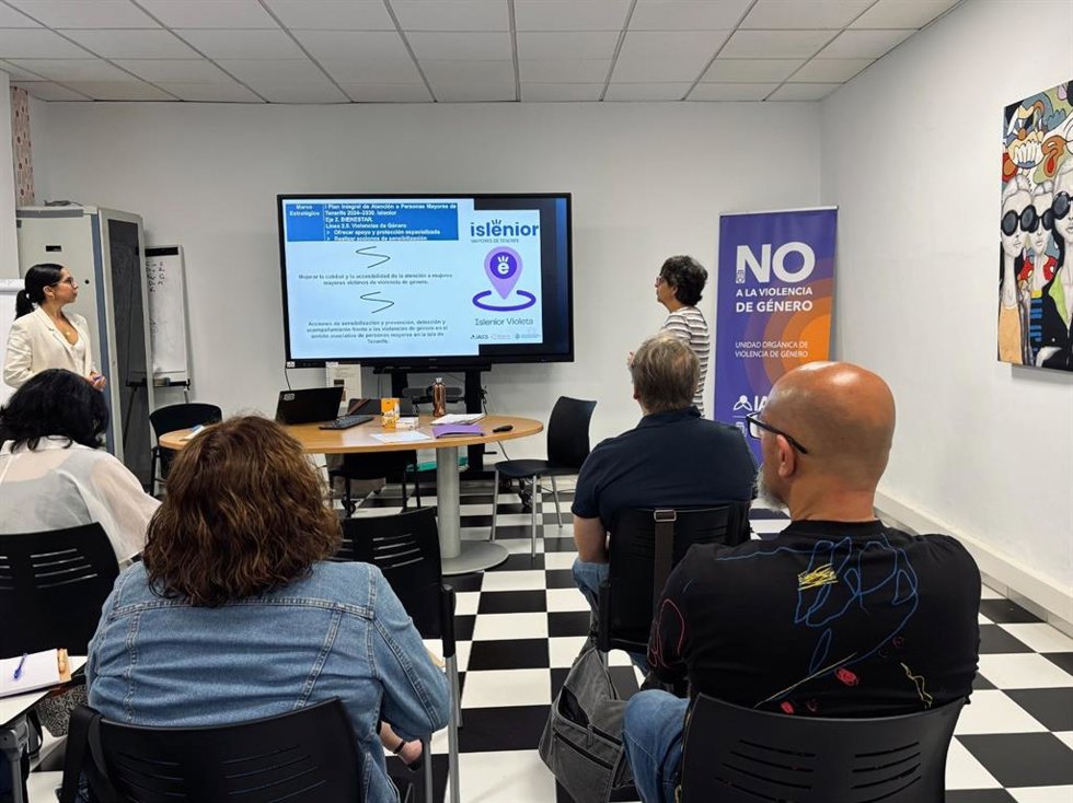 Tenerife activa 'Por un Islénior Violeta', una red de prevención y detección frente a la violencia de género en mayores
