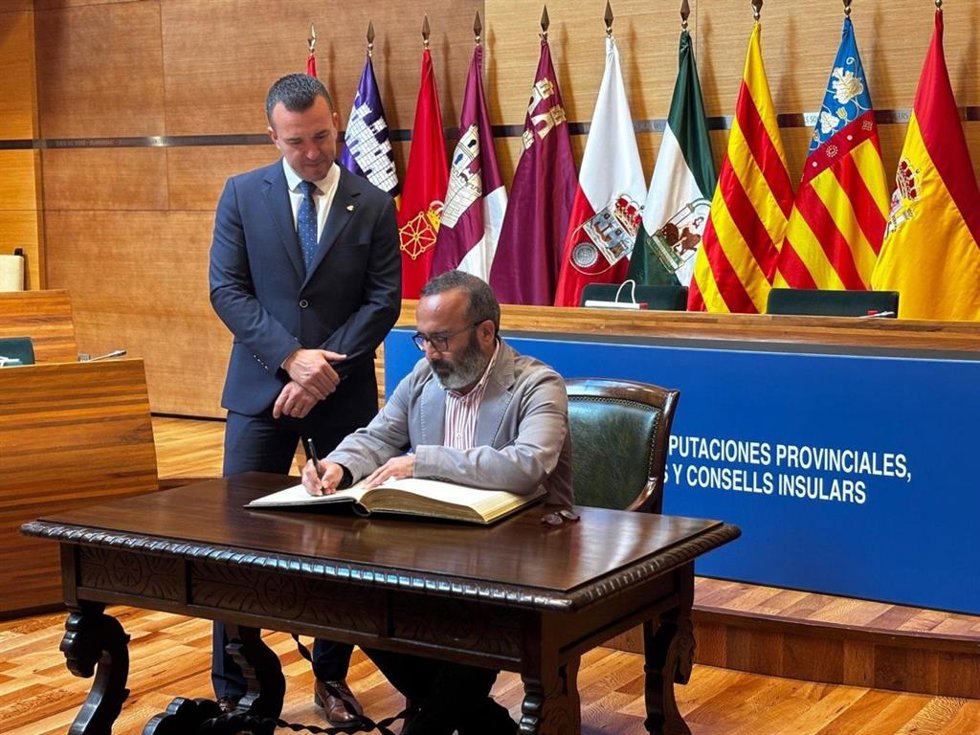 El presidente de la Diputación de Cáceres, Miguel Ángel Morales, participa en Valencia en la Comisión de Diputaciones, Cabildos y Consells Insulares de la FEMP