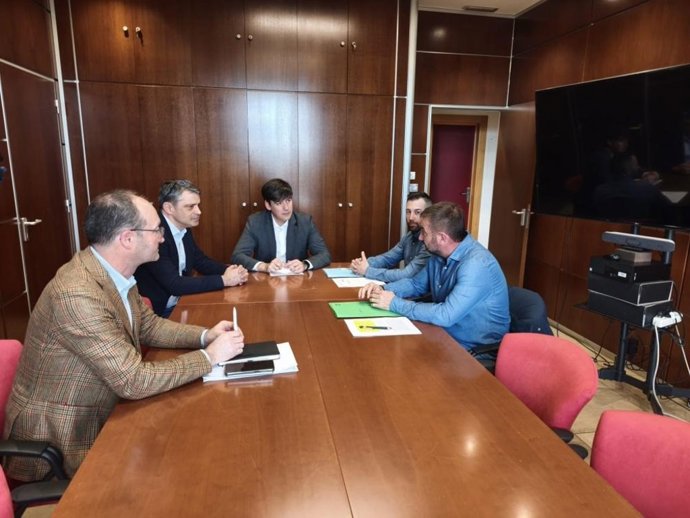 Reunión del consejero de Ciencia, Borja Sánchez, con representantes de TYC Narcea