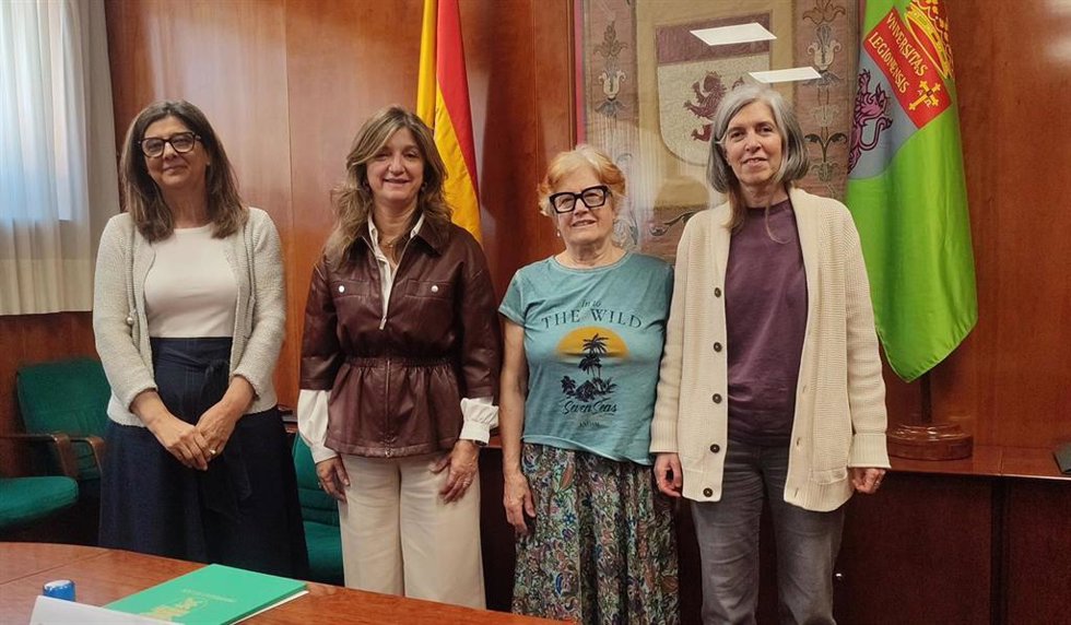 La ULE y Adavas han renovado el convenio de colaboración que ambas entidades mantienen desde el año 1998 para impulsar iniciativas conjuntas en materia de igualdad, prevención de la violencia de género y apoyo a las víctimas.