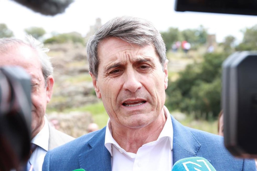 Archivo - El delegado del Gobierno en Andalucía, Pedro Fernández