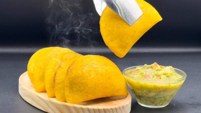 Dcarnilsa impulsa el auge de las empanadas colombianas en España