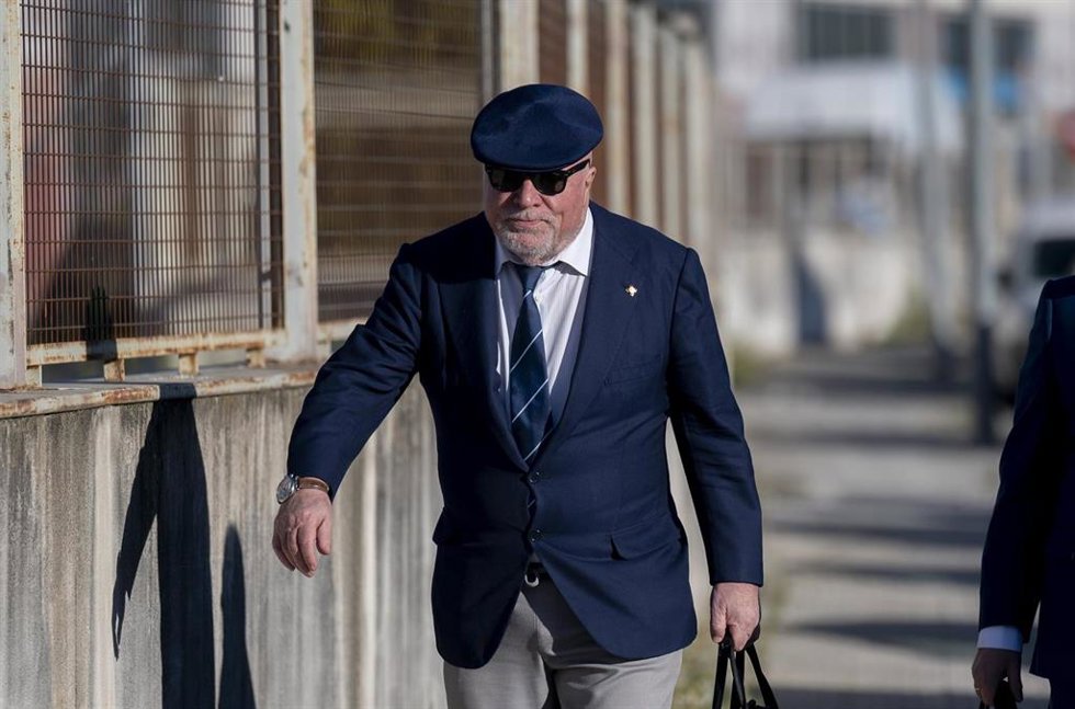 Archivo - El excomisario José Manuel Villarejo a su llegada al primer día del juicio de la Operación Kitchen, en la Audiencia Nacional, a 6 de abril de 2026, en San Fernando de Henares, Madrid (España).