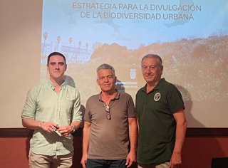 El teniente de alcaldesa de Medio Ambiente del Ayuntamiento de Jerez de la Frontera (Cádiz), Jaime Espinar, en la presentación de a Estrategia para la Divulgación de la Biodiversidad Urbana