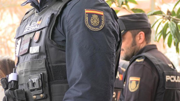 Archivo - Sucesos.-Detenido el exempleado de una empresa de venta de coches de ocasión por quedarse con 71.000 euros en anticipos
