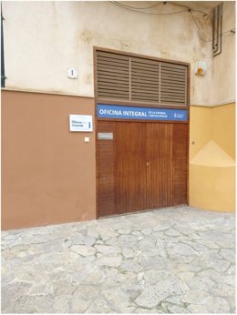 Entrada de la Oficina Integral de Vivienda y Antiocupación del Ayuntamiento de Palma.
