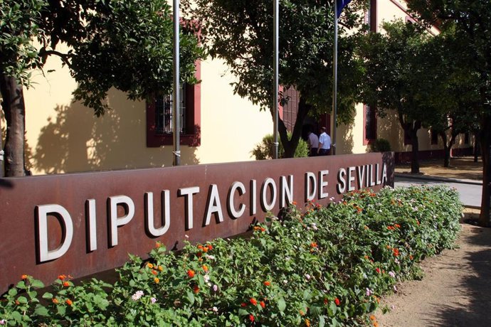 Archivo - Imagen de archivo. Exteriores del edificio de la Diputación de Sevilla