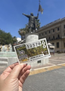 Imagen del décimo de la Loteria Nacional dedicado a la DOP Condado de Huelva.