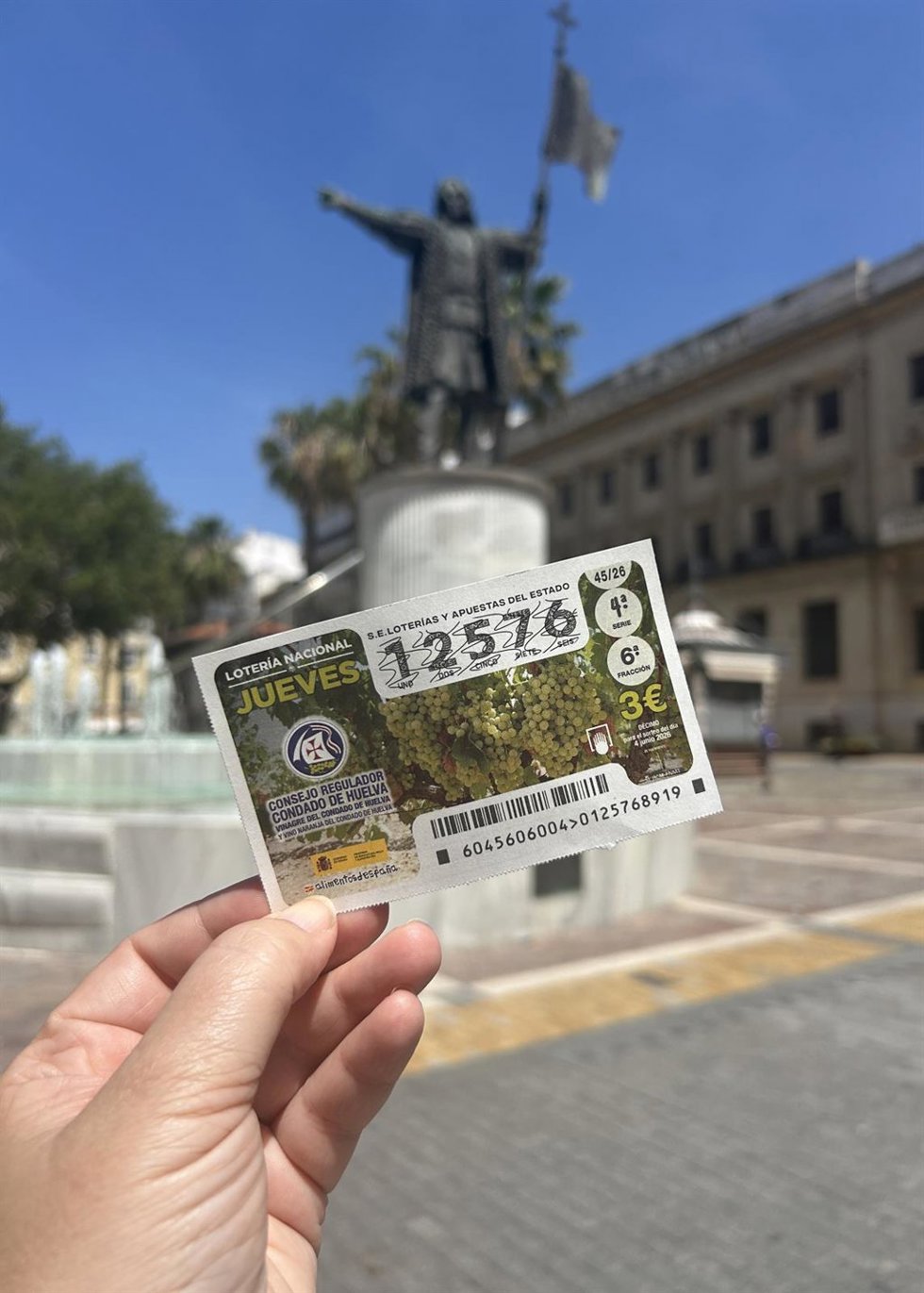 Imagen del décimo de la Loteria Nacional dedicado a la DOP Condado de Huelva.