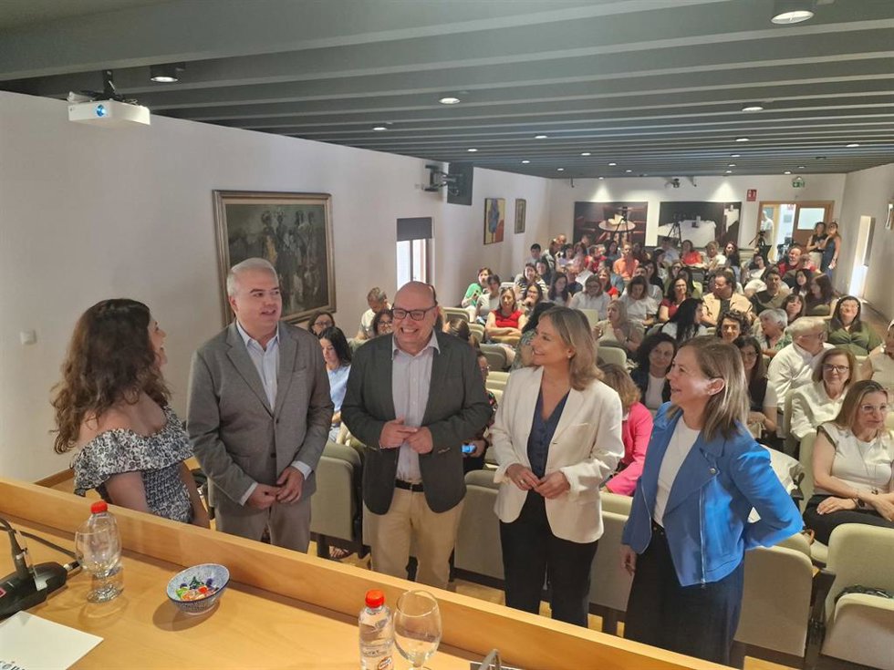 Jornada de presentación de la investigación sobre respiro familiar elaborada por la UCAM y CERMI