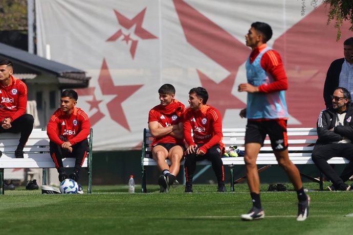 Futbol, Entrenamiento seleccion chilena. Entrenamiento de la seleccion chilena previo al partido contra Brasil, en el Complejo Deportivo Juan Pinto Duran. Santiago, Chile. 01/09/2025 Jonnathan Oyarzun/Photosport  Football, Trainning session team