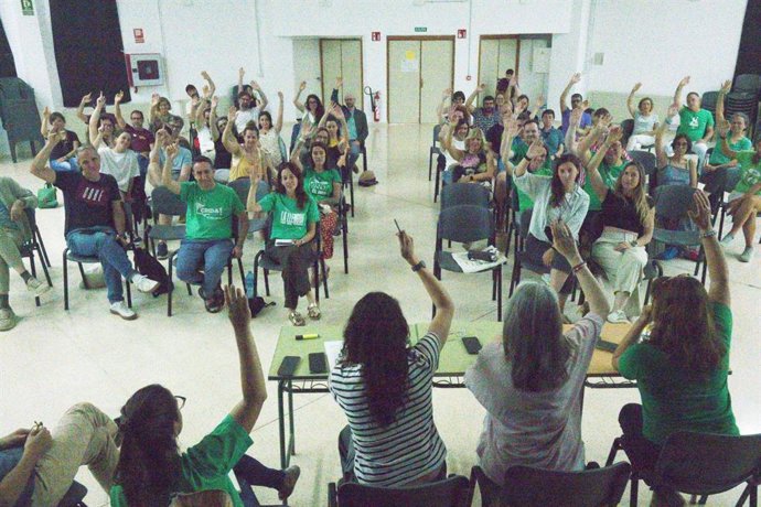 Los docentes de Baleares donan 100.000 euros a sus compañeros de Catalunya y la Comunidad Valenciana en huelga