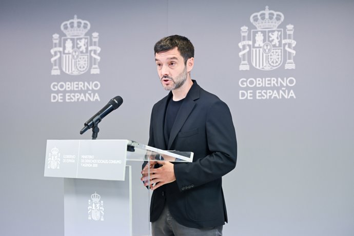 El ministro de Derechos Sociales, Consumo y Agenda 2030, Pablo Bustinduy durante la comparece ante los medios de comunicación, en la sala de prensa de la cuarta planta del ministerio, a 21 de mayo de 2026, en Madrid (España). La convocatoria institucional