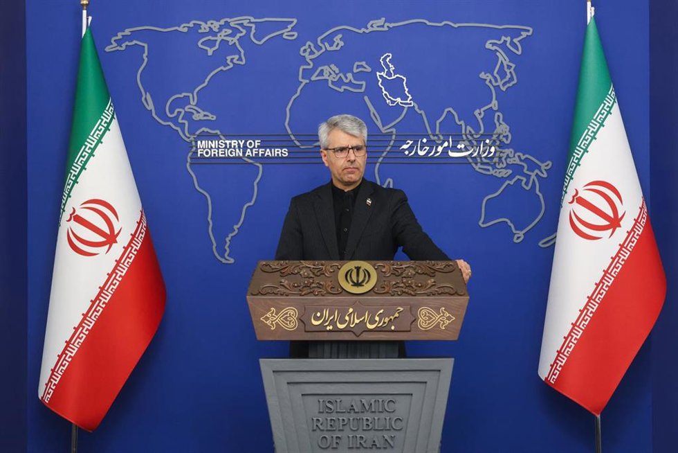 El portavoz del Ministerio de Exteriores de Irán, Esmaeil Baqaei, durante una rueda de prensa el 25 de mayo de 2026 (archivo)