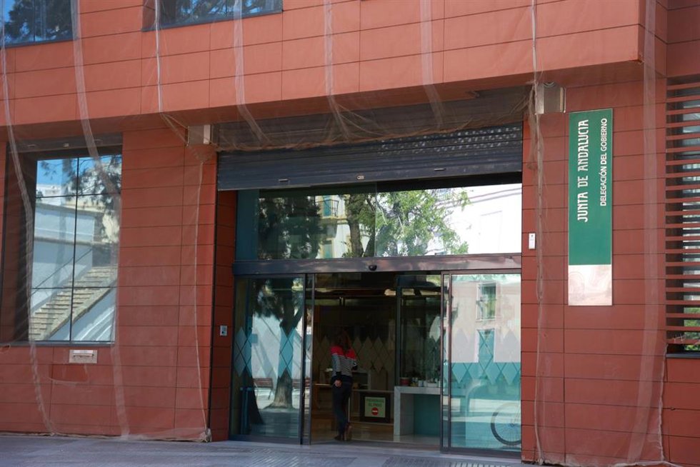 Archivo - Fahada de la Delegación de la Junta de Andalucía en Cádiz