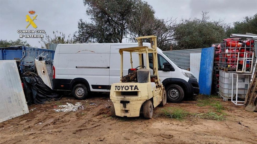 Inspección de una planta de residuos en relación con el robo de cableado de cobre de una empresa fotovoltaica.