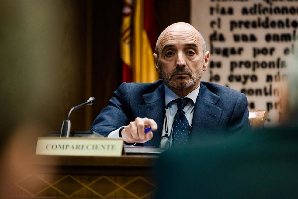 Archivo - El empresario Julio Martínez (d) comparece ante la Comisión de Investigación del ‘caso Koldo’, en el Senado, a 9 de abril de 2026, en Madrid (España). 