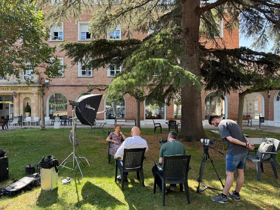 Un momento del rodaje del documental 'Centenarias'.