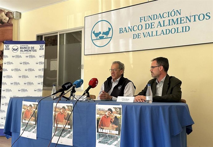 El responsable económico del Banco de Alimentos de Valladolid, Miguel Ángel Frutos García, y el responsable de Alcampo en Castilla y León, Óscar Monclús, en la presentación de la XI Recogida de Primavera.