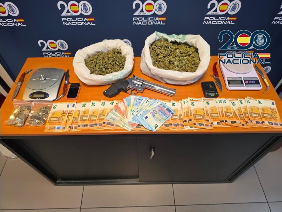 Droga y dinero intervenidos