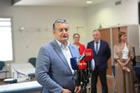 Sanz insiste en que no hay "ninguna novedad" sobre la negociación con Vox tras el 17M: "La estrategia está marcada"