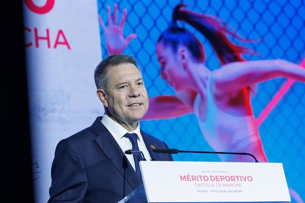 El jefe del Gobierno regional, Emiliano García-Page, preside, en Motilla del Palancar (Cuenca), el acto de entrega de los Premios y Distinciones al Mérito Deportivo de Castilla-La Mancha correspondientes al año 2025.
