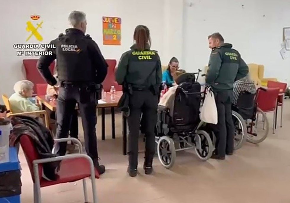 Investigada una vecina de Santiago por malos tratos y hurtos a residentes en centros de mayores