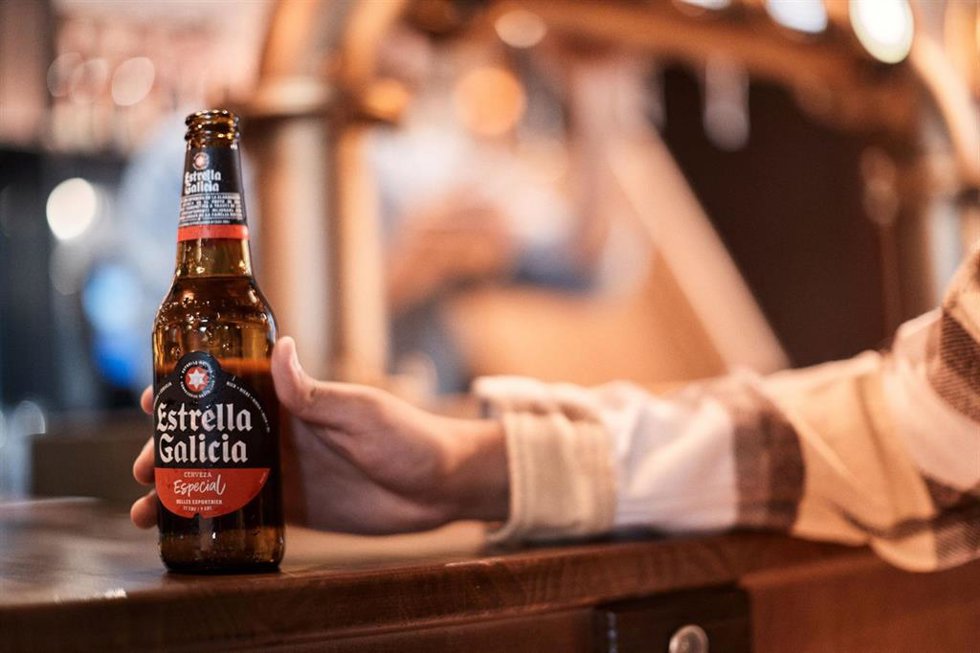 Botellín de cerveza Estrella Galicia.