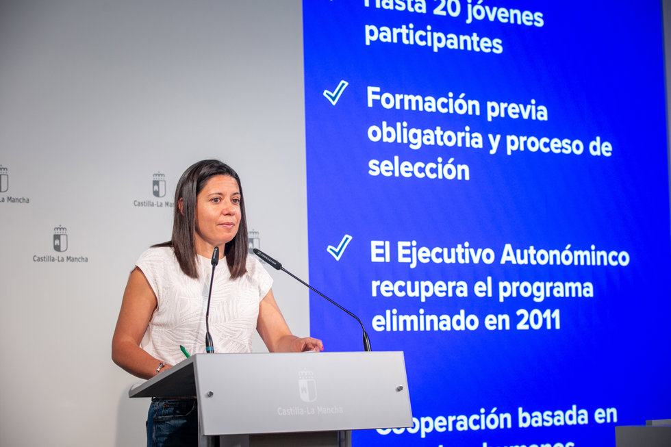 La consejera de Bienestar Social, Bárbara García Torijano, ha informado de los acuerdos alcanzados en Consejo de Gobierno relacionados con su departamento.