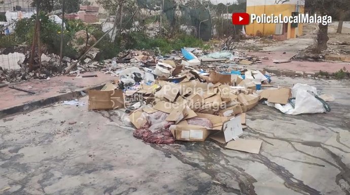 Vertido ilegal de alimentos en mal estado