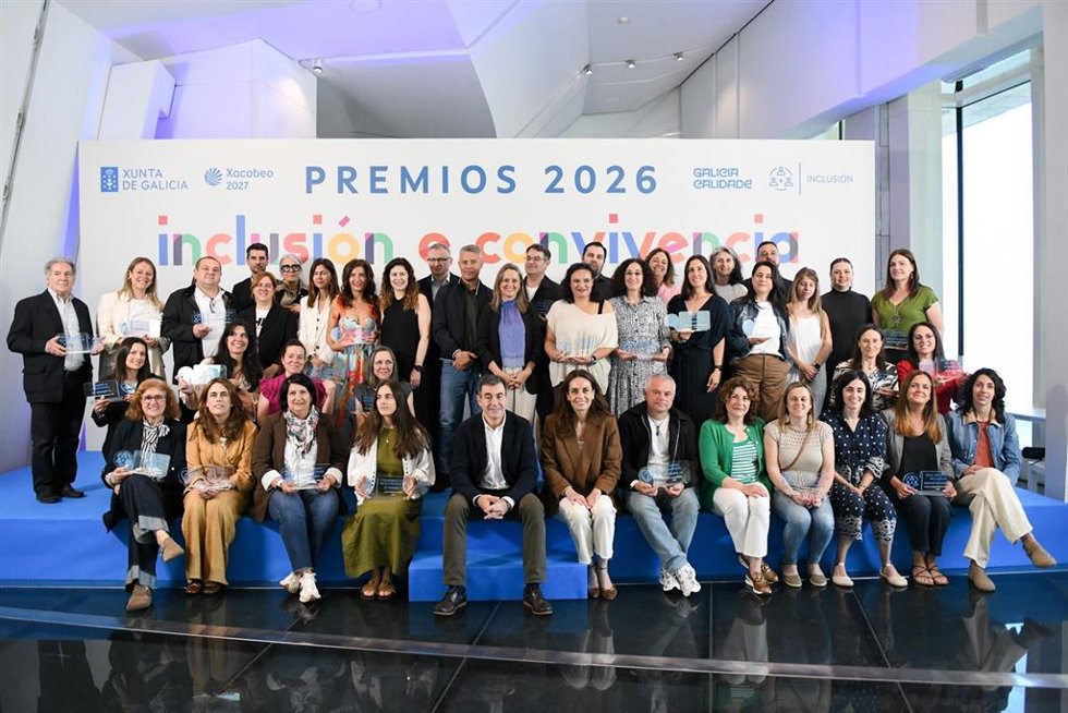 El conselleiro de Educación, Román Rodríguez, reconoce el trabajo de 21 centros y un aula hospitalaria en favor de la convivencia escolar y la inclusión. Santiago de Compostela