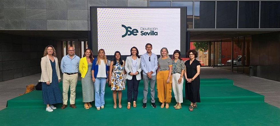 Imagen de la delegación ecuatoriana de la provincia de Pichincha, en su estancia en la Diputaciíon de Sevilla.