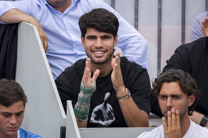 30 April 2026, Spain, Madrid: Spanish tennis player Carlos Alcaraz attends his brother Jaime Alcaraz Garfia's Youth's singles tennis match of the 2026 Mutua Madrid Open at La Caja Magica against his compatriot Pol Mas Tabuena. Photo: Alberto Gardin/ZUMA P