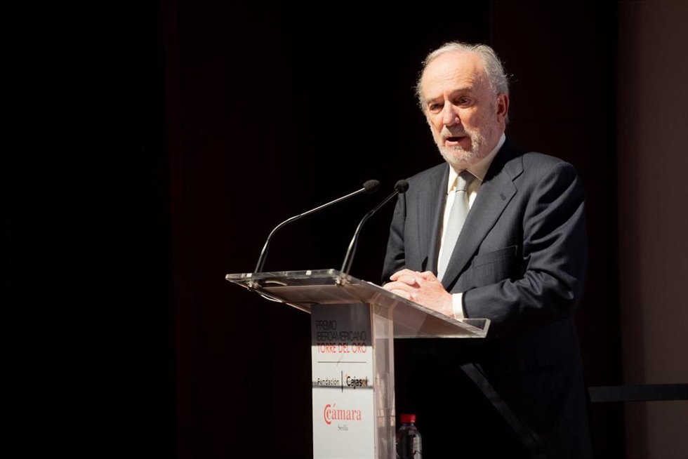 Archivo - El director de la Real Academia Española, Santiago Muñoz Machado interviene en el acto a 22 de febrero de 2023 en Sevilla, (Andalucía, España).