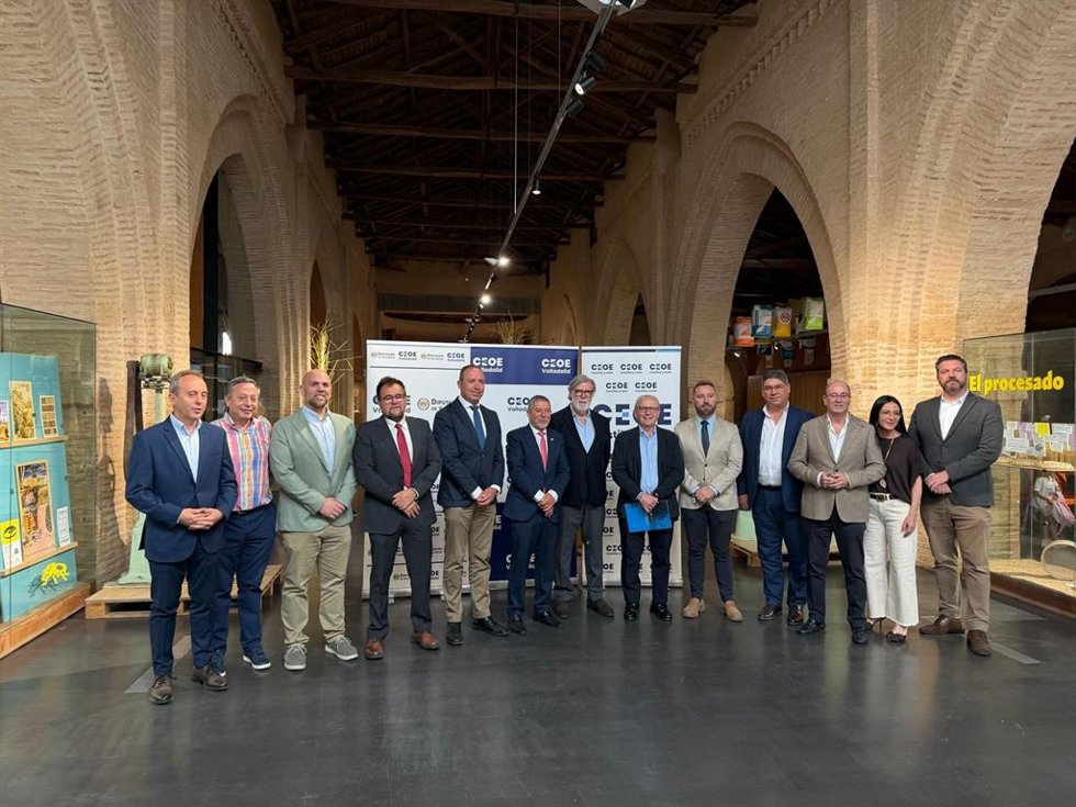 Junta Directiva de CEOE CyL en la reunión en el Museo del Pan.
